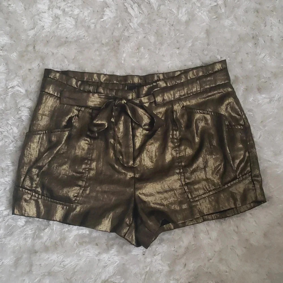 Bcbg Maxazaria gold short size 0 NWOT - Picture 1 of 5